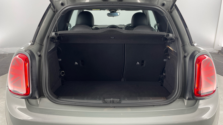 MINI Hatchback 135kW Cooper S Level 2 33kWh 3dr Auto Electric Hatchback